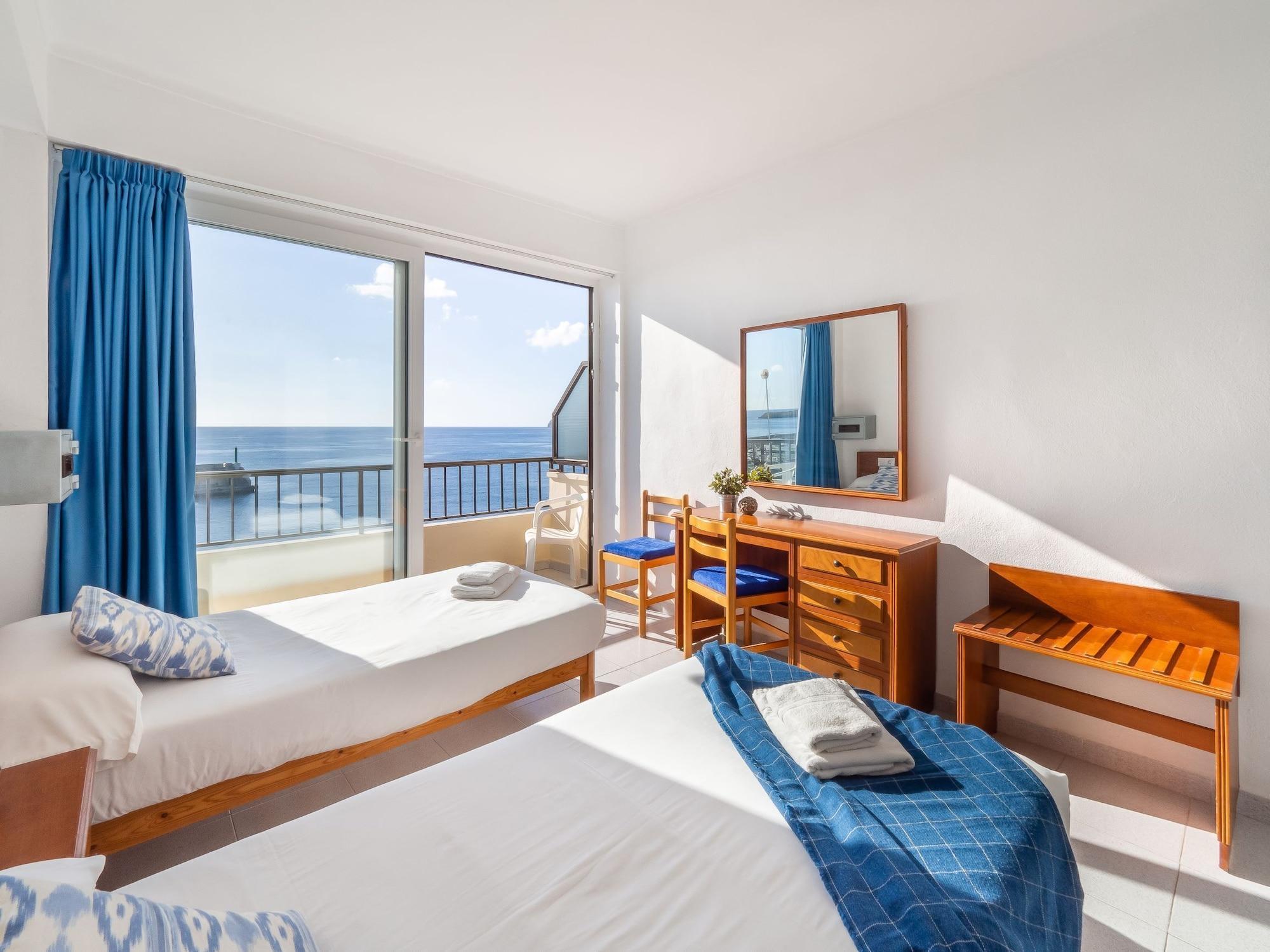 Hostal Port Corona Cala Ratjada  Exteriör bild