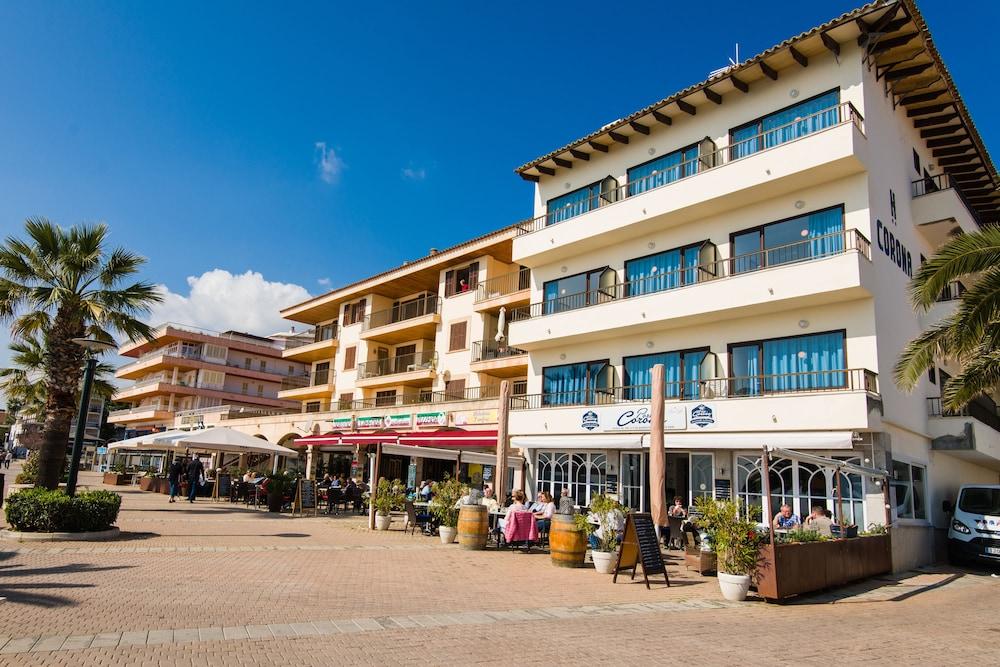 Hostal Port Corona Cala Ratjada  Exteriör bild