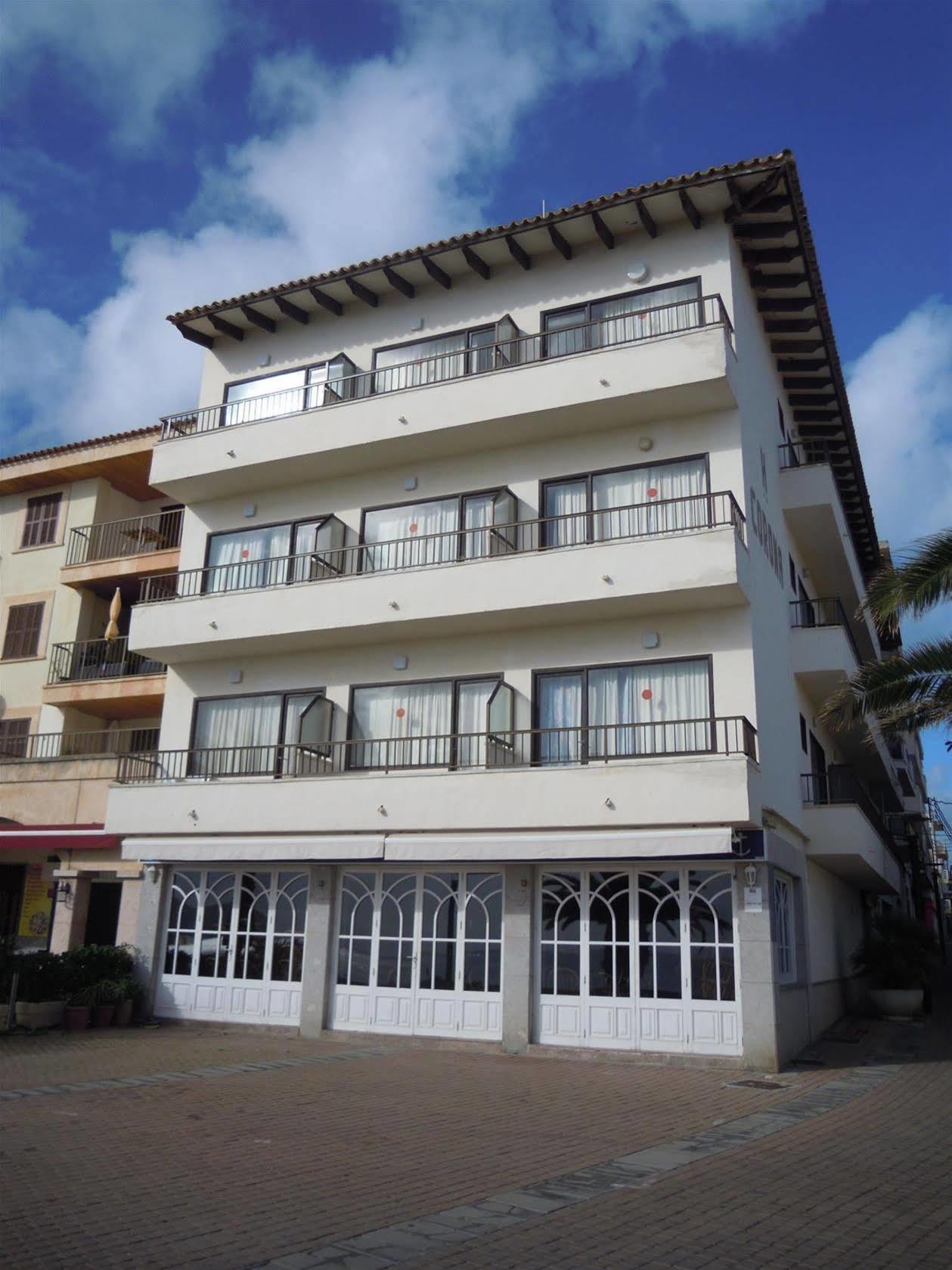 Hostal Port Corona Cala Ratjada  Exteriör bild