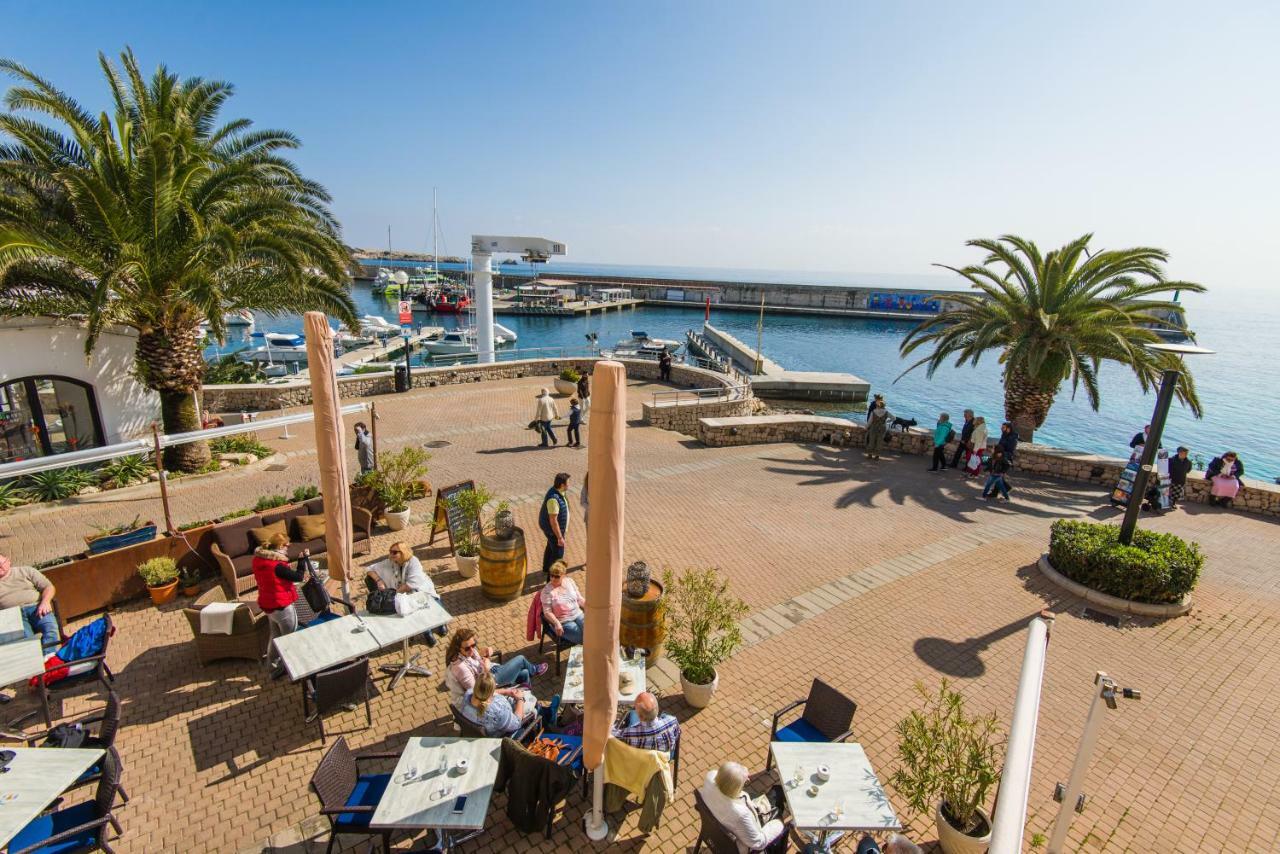 Hostal Port Corona Cala Ratjada  Exteriör bild